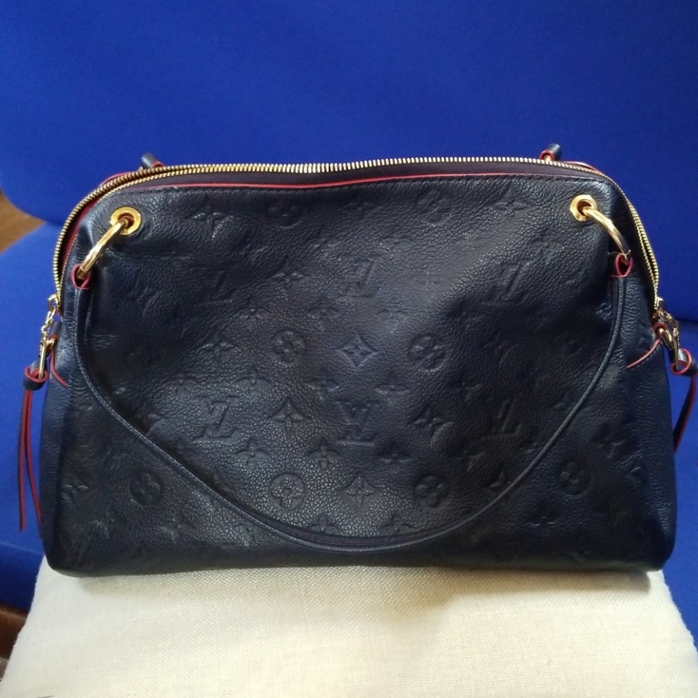 Louis Vuitton pontheiu purse